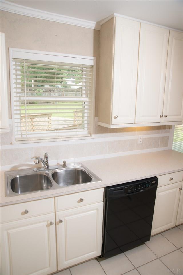 6590 Oakcrest Road Milton, FL 32570 - Photo 13 of 50 Gallery Image 13