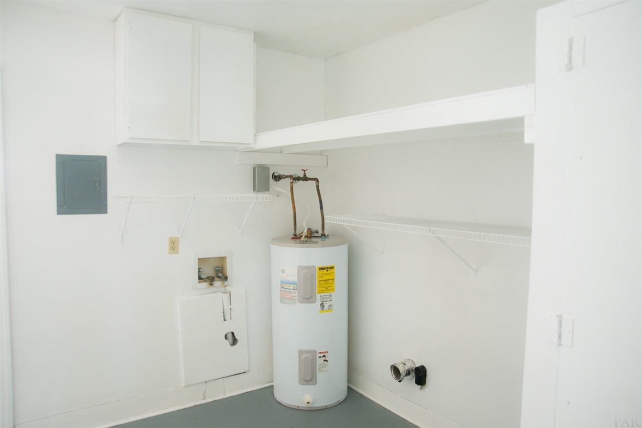 6590 Oakcrest Road Milton, FL 32570 - Photo 16 of 50 Gallery Image 16