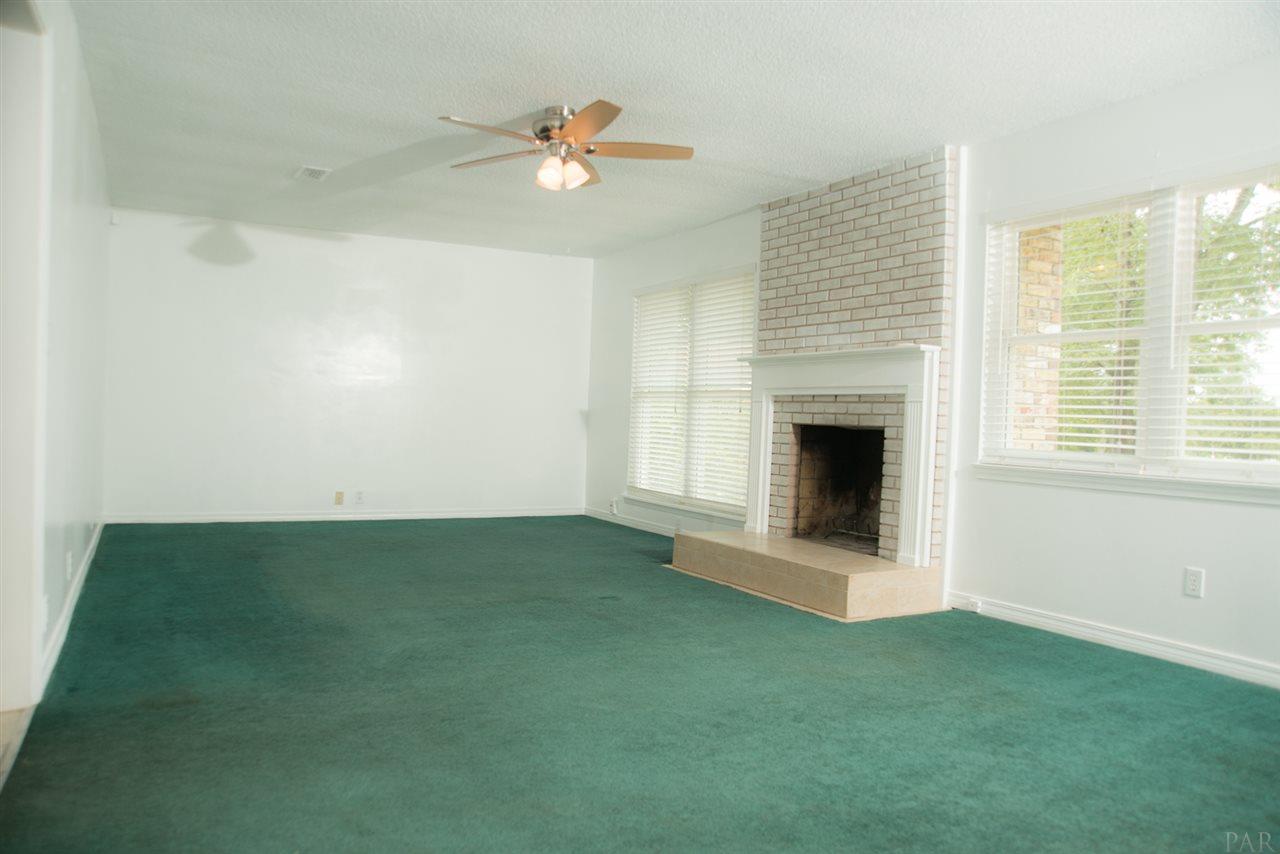 6590 Oakcrest Road Milton, FL 32570 - Photo 3 of 50 Gallery Image 3