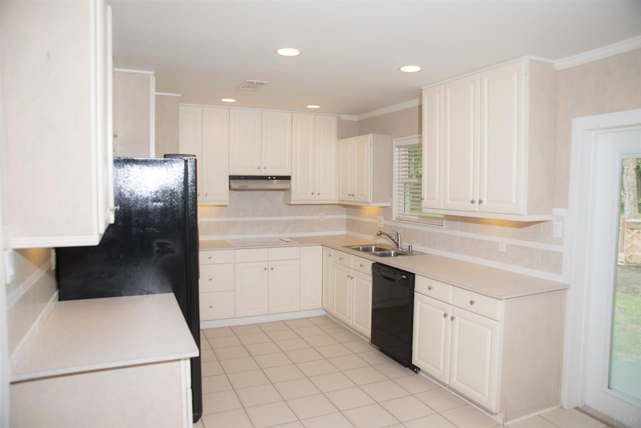 6590 Oakcrest Road Milton, FL 32570 - Photo 8 of 50 Gallery Image 8