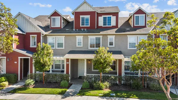 $689,000 | 3016 Moonlight Park Avenue, Oxnard, CA 93036