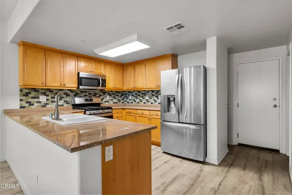 $689,000 | 3016 Moonlight Park Avenue, Oxnard, CA 93036