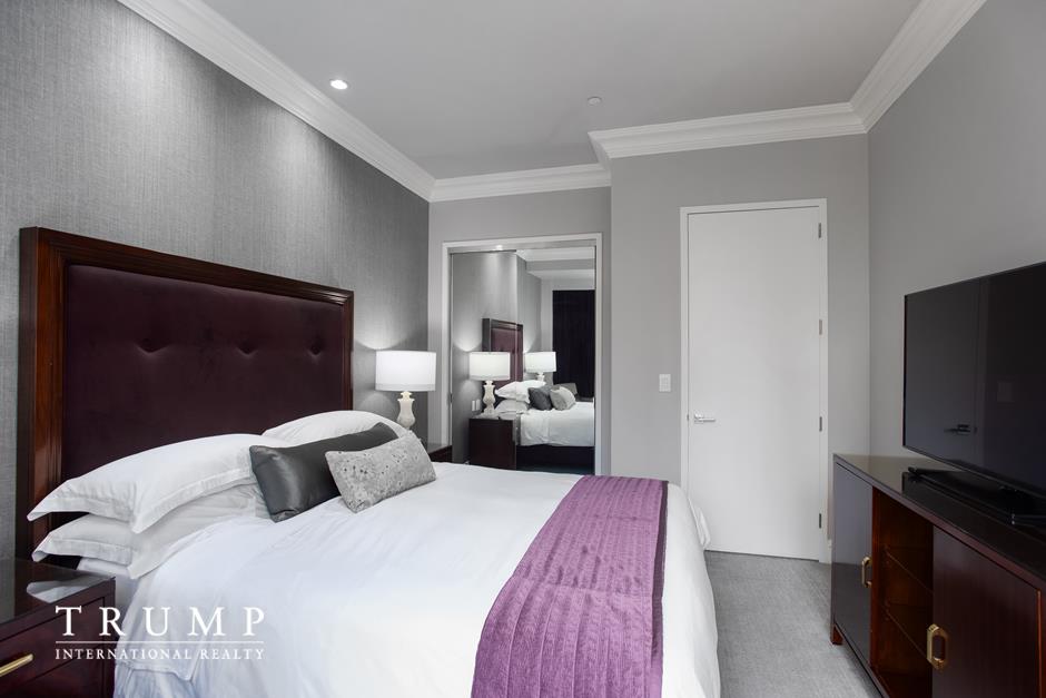 1 Central Park West, Unit 1020 Manhattan, NY 10023 - Photo 4 of 10