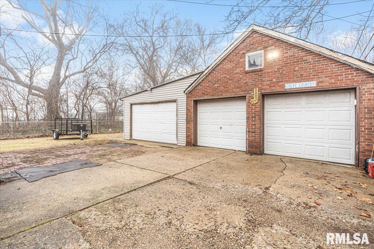 1123 East Miller Street Springfield, IL 62702 - Photo 3 of 34 Gallery Image 3