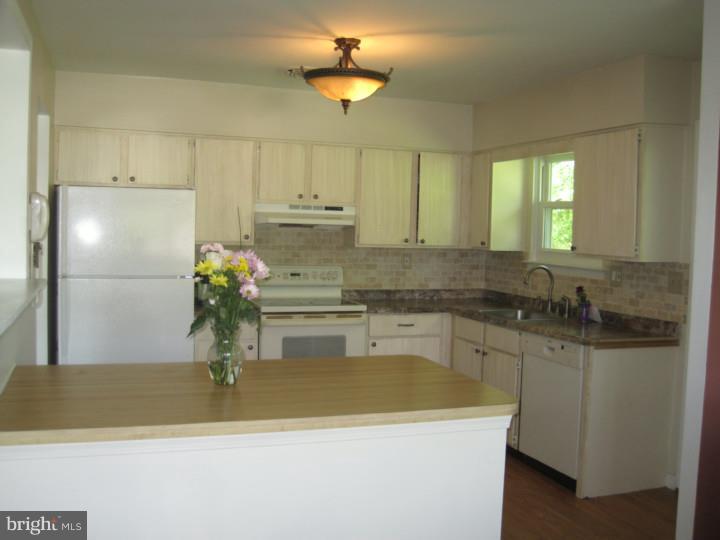 312 South Barry Avenue Eagleville, PA 19403 - Photo 6 of 14