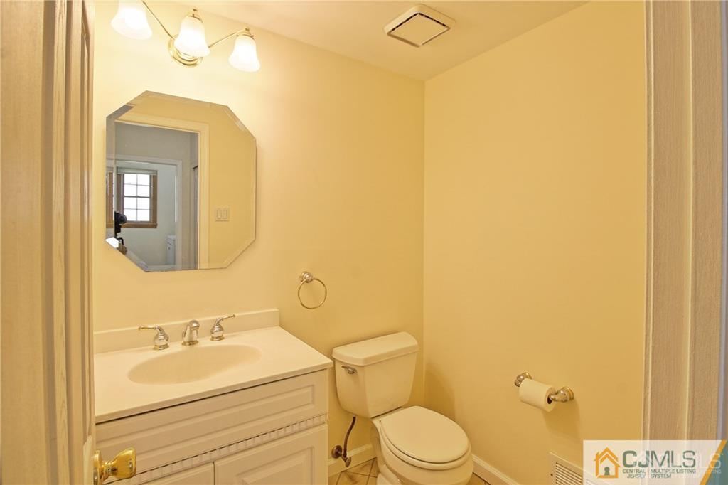 47 Pinecrest Road Somerset, NJ 08873 - Photo 12 of 25 Gallery Image 12