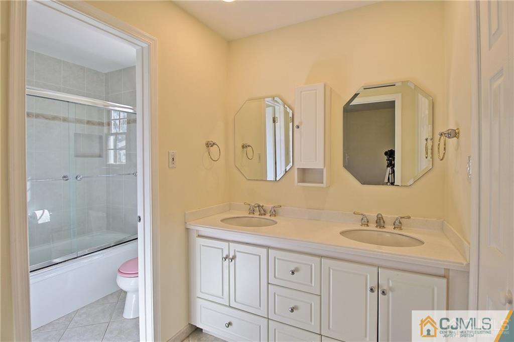 47 Pinecrest Road Somerset, NJ 08873 - Photo 16 of 25 Gallery Image 16