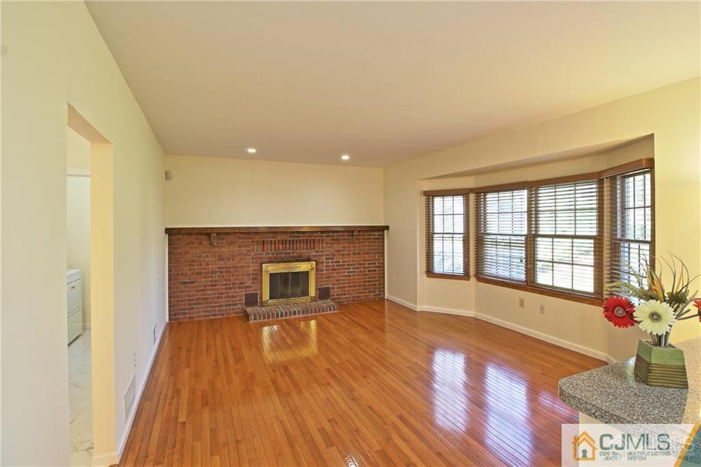47 Pinecrest Road Somerset, NJ 08873 - Photo 9 of 25 Gallery Image 9