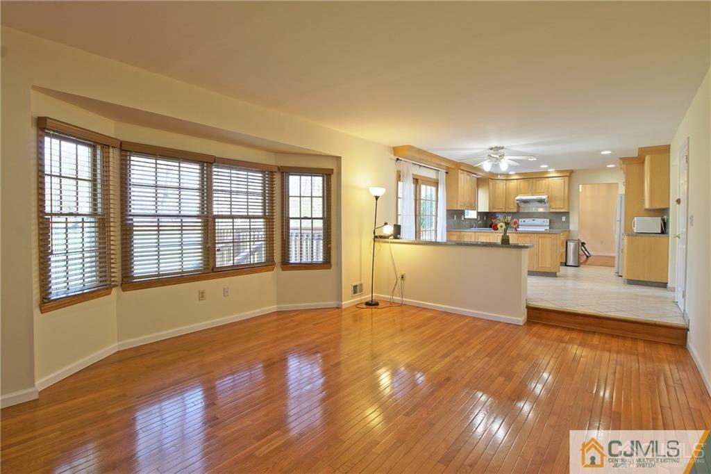 47 Pinecrest Road Somerset, NJ 08873 - Photo 10 of 25 Gallery Image 10