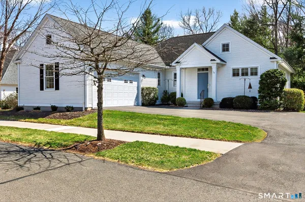 $695,000 | 47 Ashton Circle, Unit 47, Simsbury, CT 06070