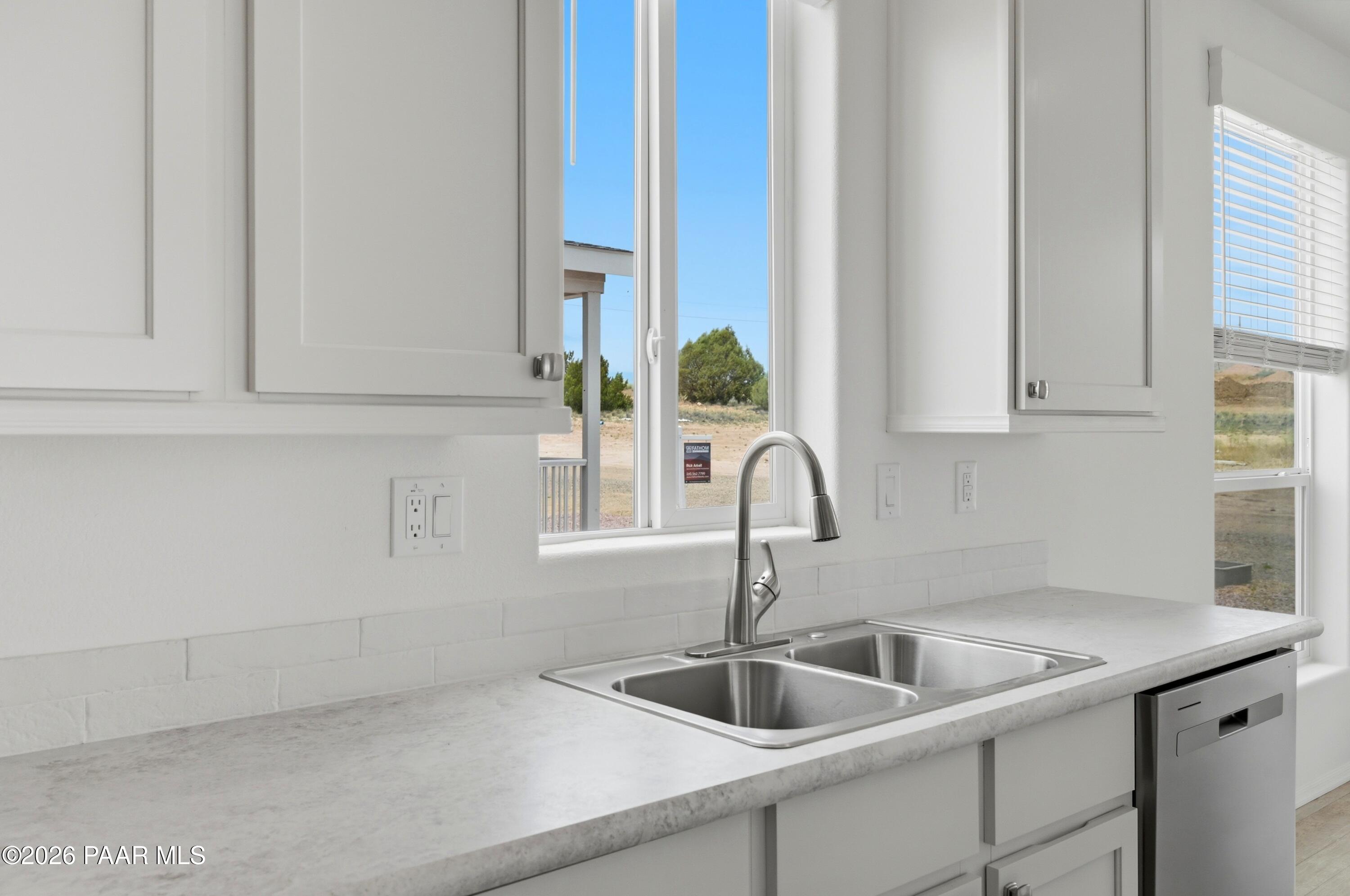 51 East Abra Road Paulden, AZ 86334 - Photo 14 of 24 14-Kitchen 6