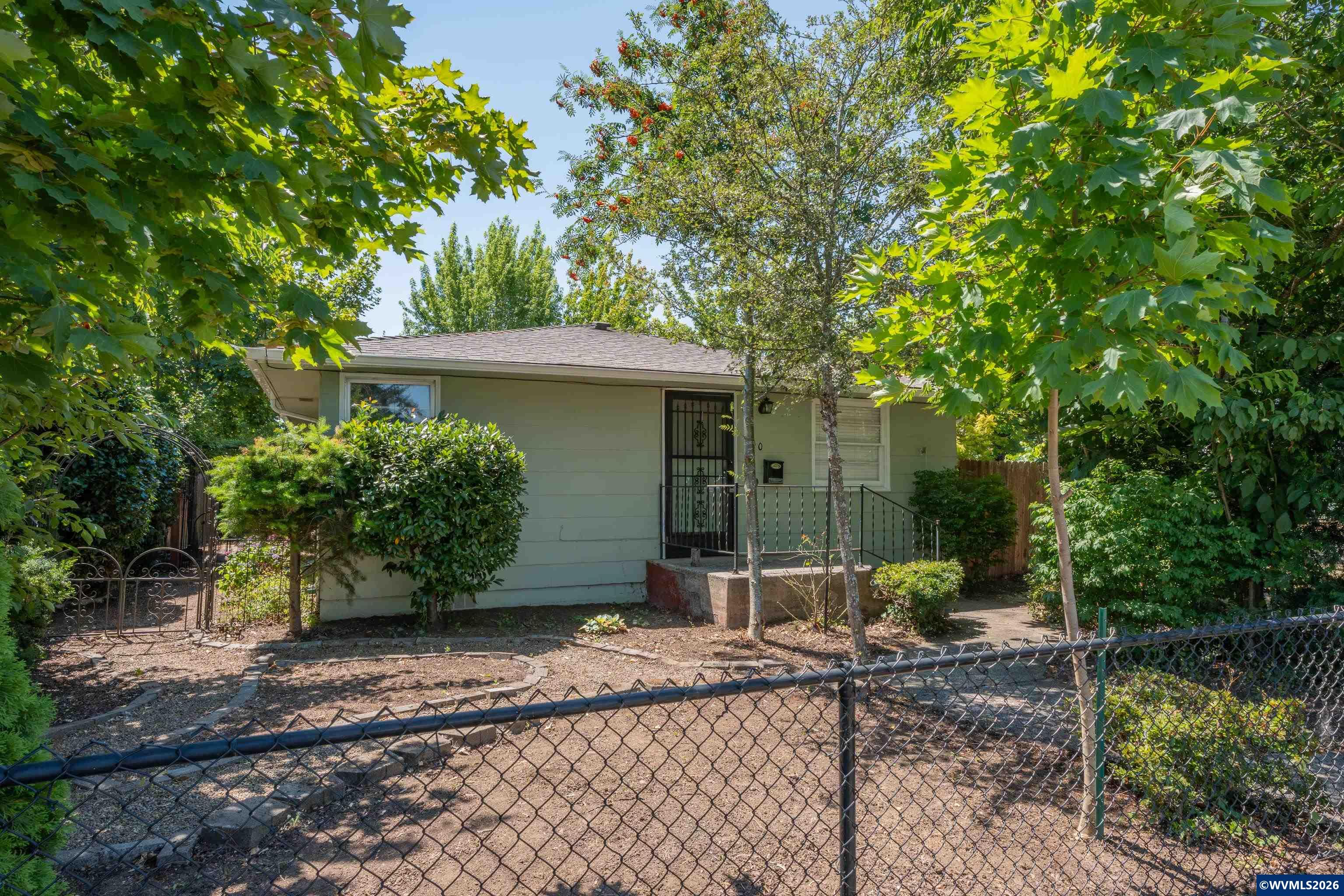 390 West D Street Lebanon, OR 97355 - Photo 1 of 31
