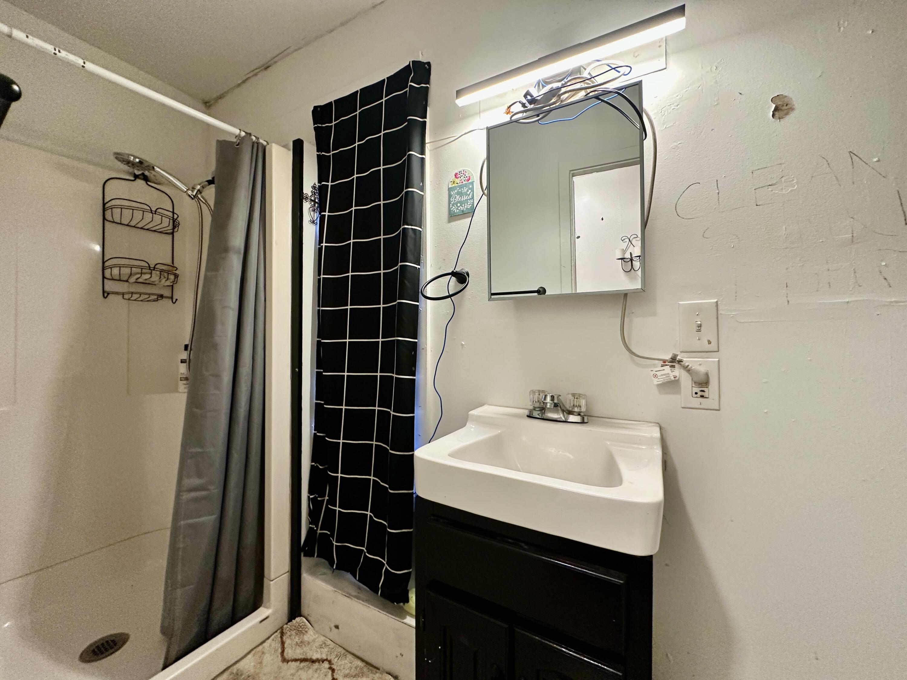 5 Veteran Court Waterville, ME 04901 - Photo 18 of 23 Bathroom 2