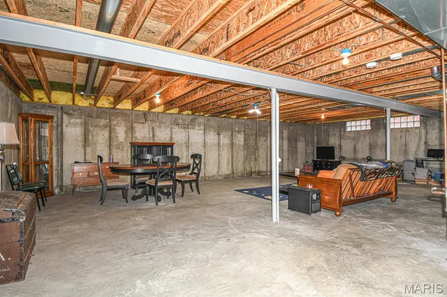 $374,500 | 169 Tori Pines Drive, Oakville, MO 63129