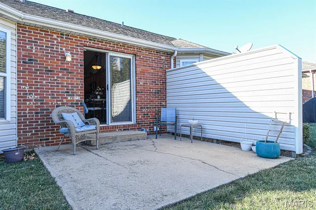 $374,500 | 169 Tori Pines Drive, Oakville, MO 63129