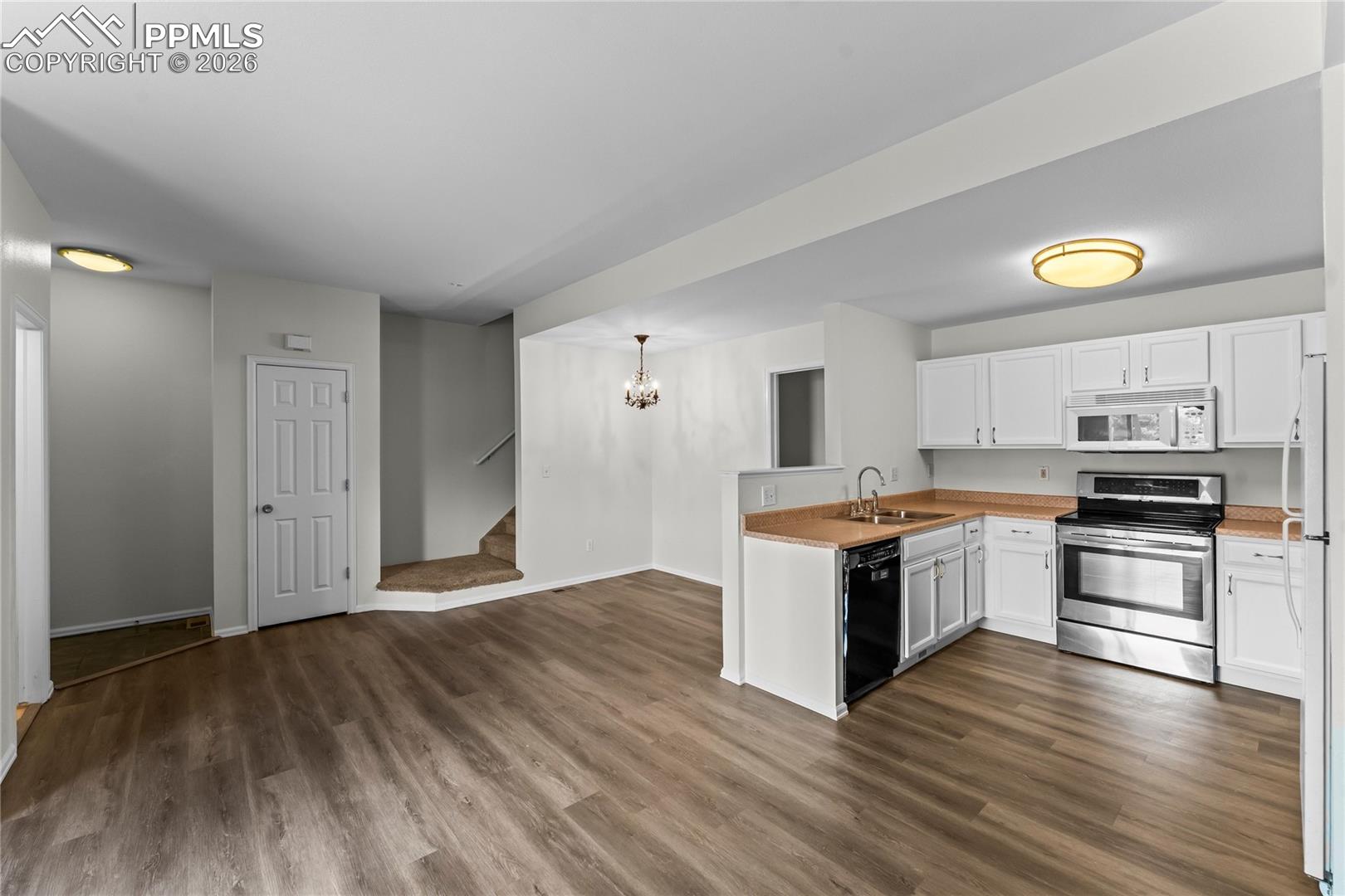 2095 Legacy Ridge View Colorado Springs, CO 80910 - Photo 10 of 31 Gallery Image 10