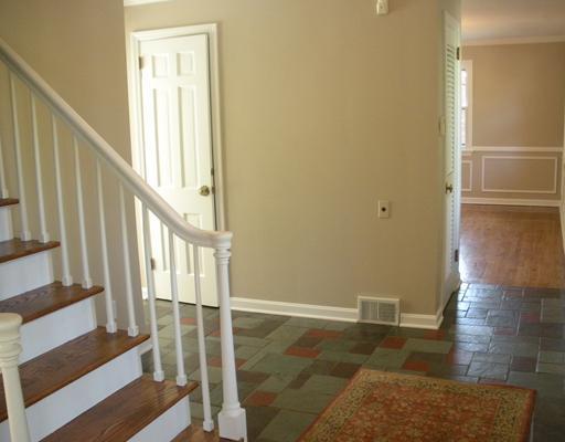 896 Old Hickory Road Mt. Lebanon, PA 15243 - Photo 2 of 14 Entry/Foyer.