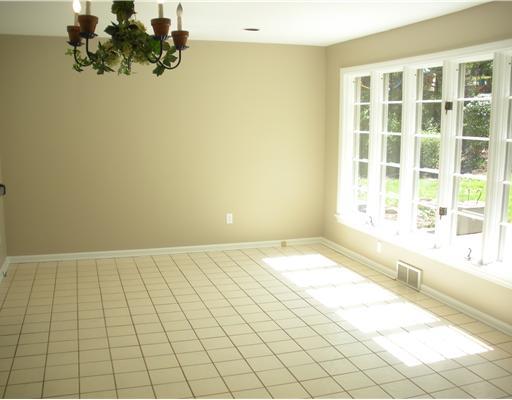 896 Old Hickory Road Mt. Lebanon, PA 15243 - Photo 6 of 14 Kitchen.