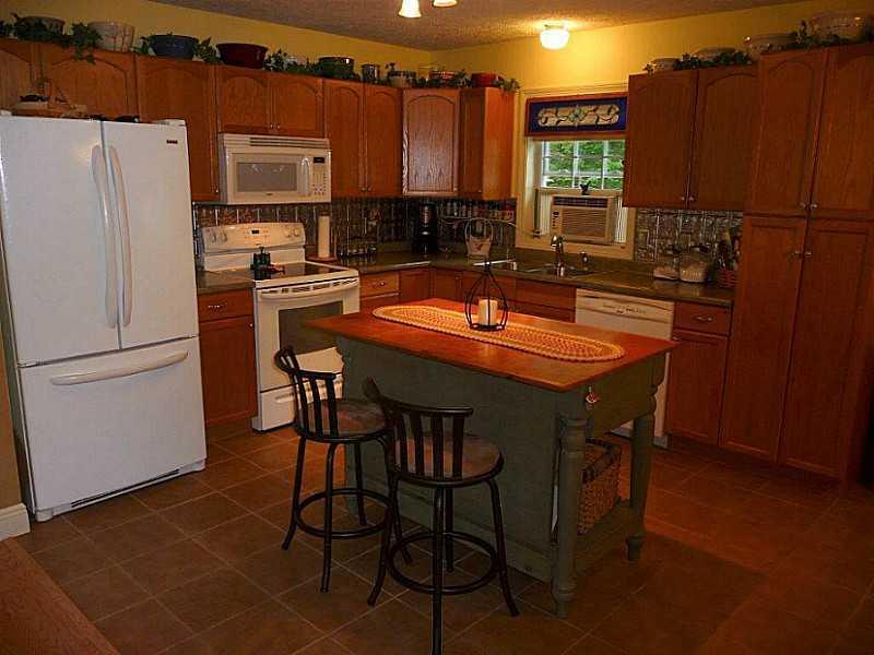 61 Hillcrest Dr Extension Chelsea, ME 04330 - Photo 6 of 26 Kitchen.