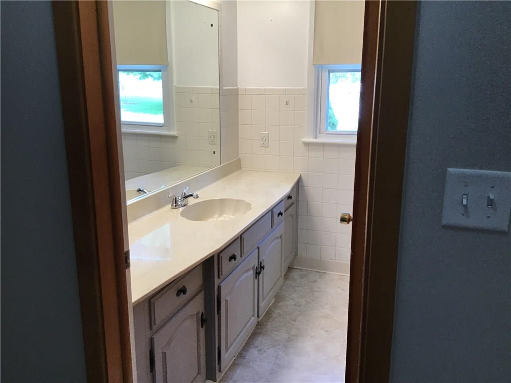 3895 Morefield Road Hermitage, PA 16148 - Photo 10 of 25 Gallery Image 10