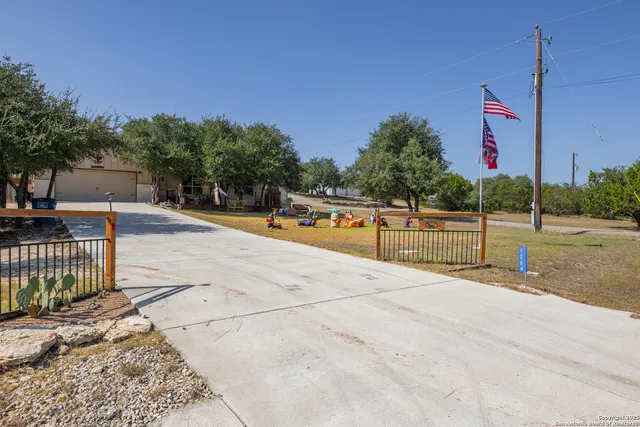 $459,900 | 1264 Spicewood Road, Fischer, TX 78623