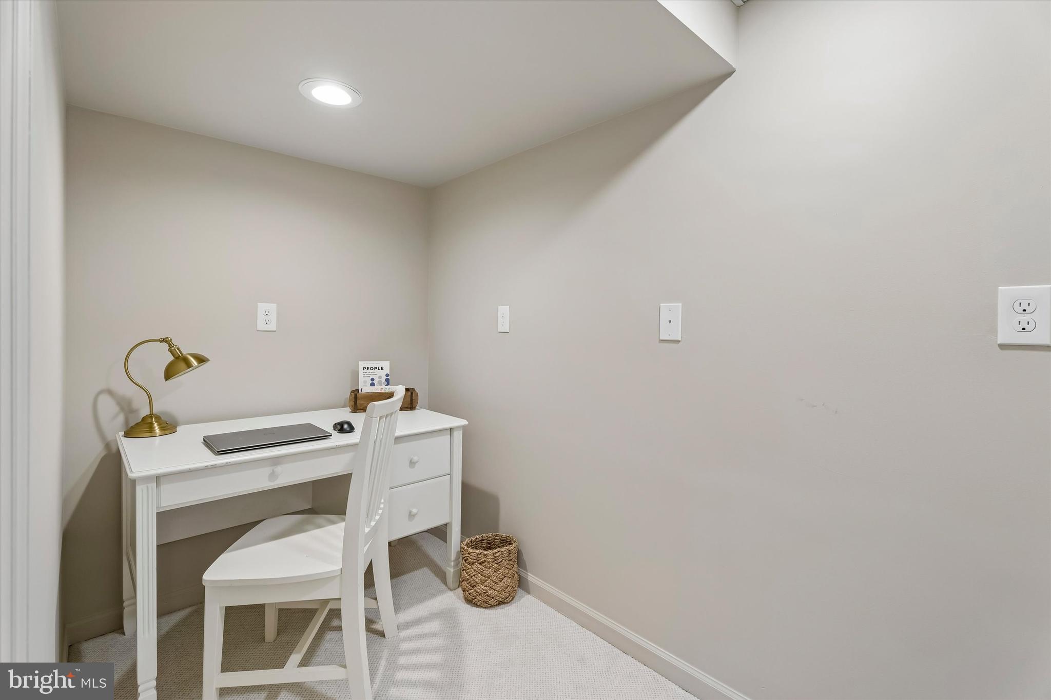 649 Glendale Road Havertown, PA 19083 - Photo 40 of 67 a utility room with dryer and washer