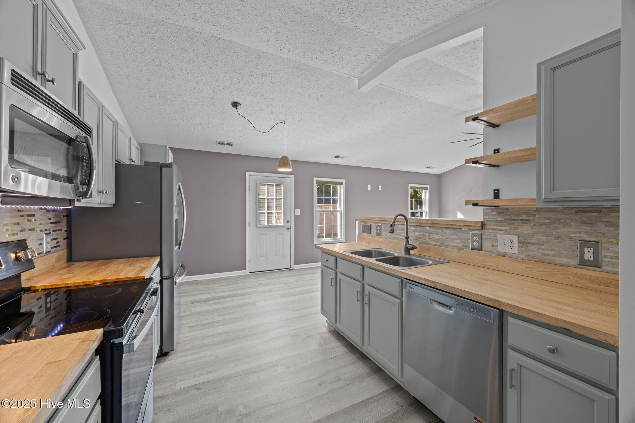 335 Tall Pine Road Havelock, NC 28532 - Photo 26 of 42 26-web-or-mls-0C0A2883