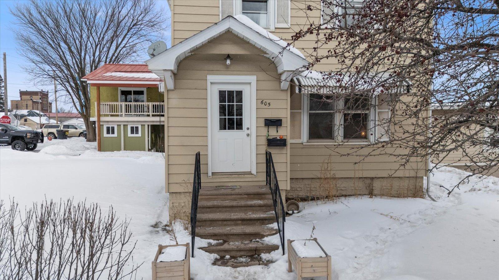 605 5th Street South Virginia, MN 55792 - Photo 2 of 30