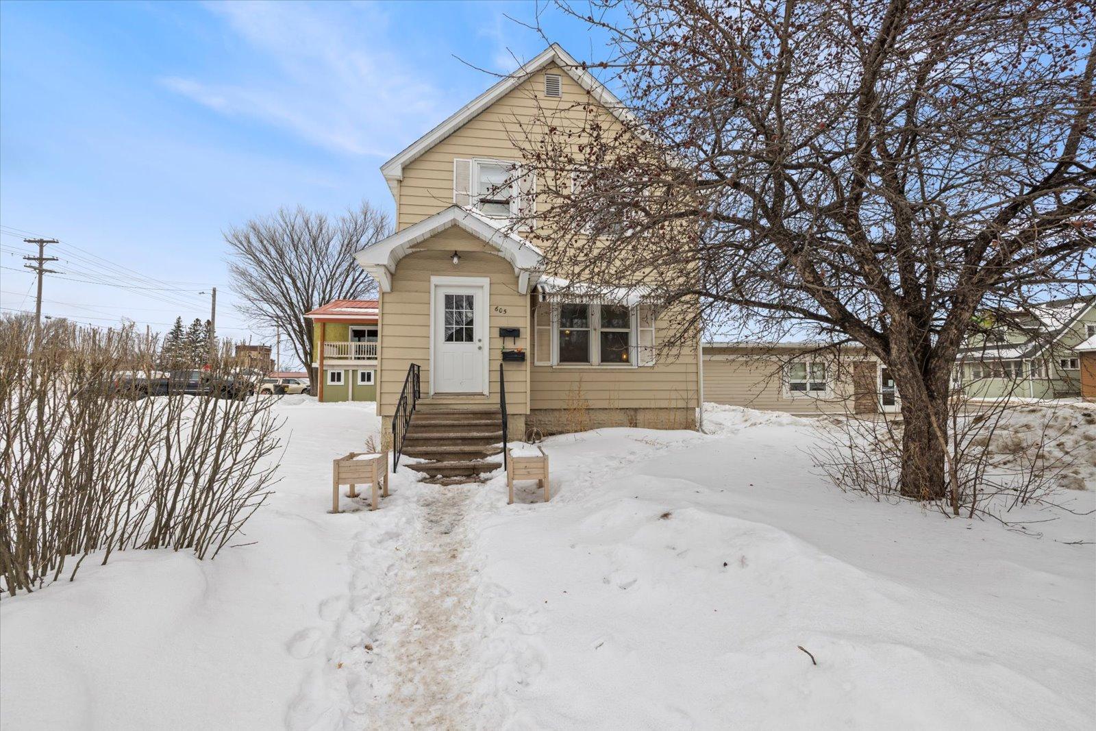 605 5th Street South Virginia, MN 55792 - Photo 3 of 30