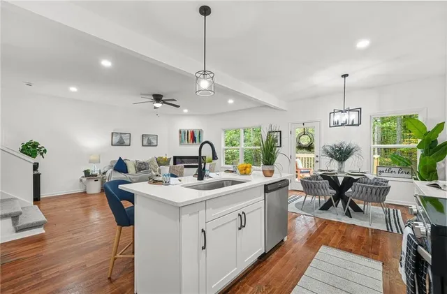 $395,000 | 3925 Pineshore Circle, Gainesville, GA 30501