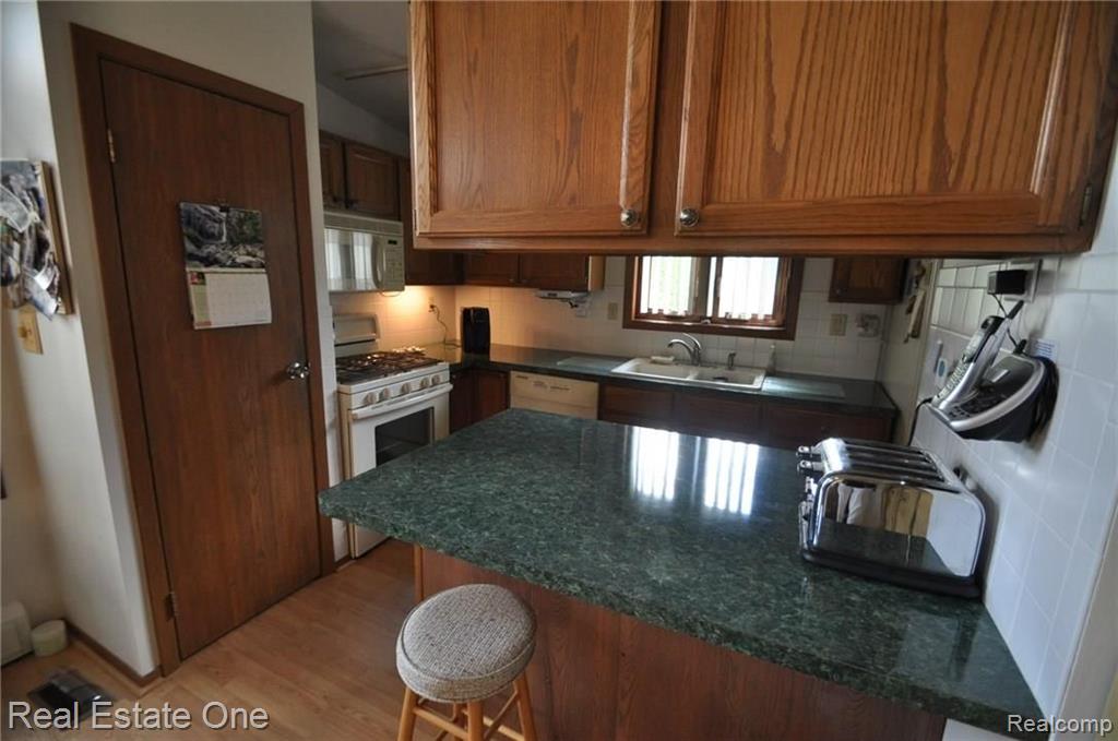 2232 London Bridge Drive Rochester Hills, MI 48307 - Photo 13 of 29