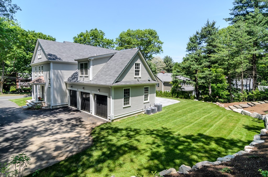 12 Nantucket Road Wellesley, MA 02481 - Photo 5 of 27