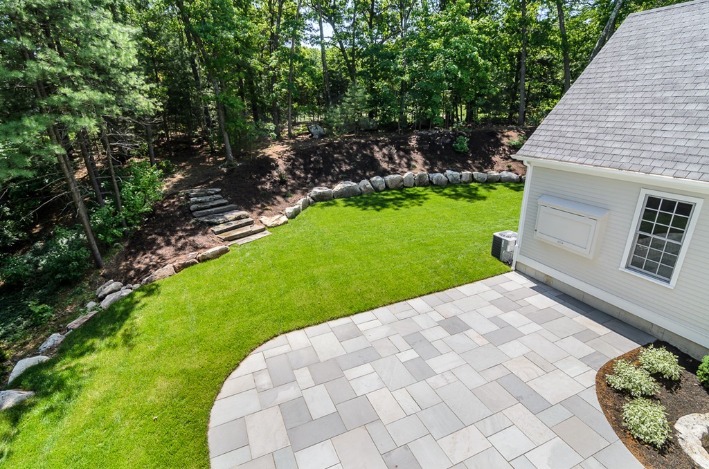 12 Nantucket Road Wellesley, MA 02481 - Photo 7 of 27