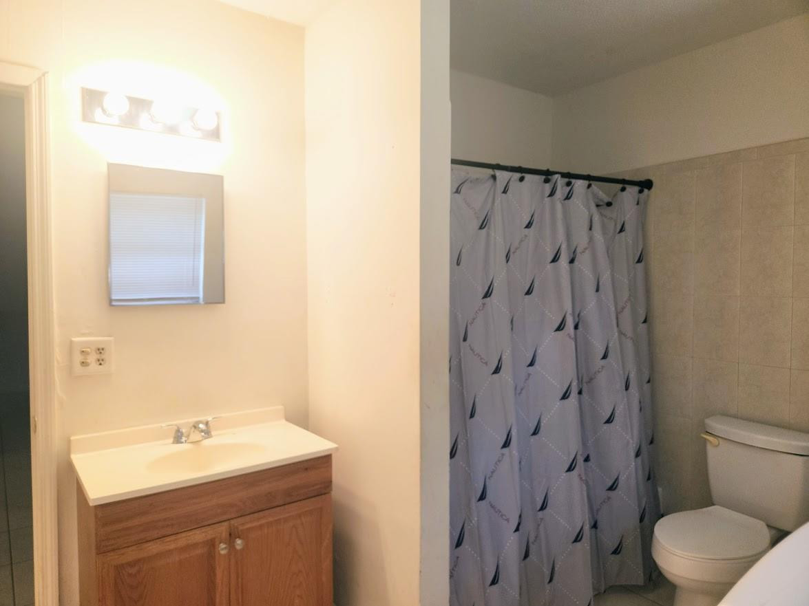 2940 Northeast 19th Terrace, Unit SOUTH SIDE Lighthouse Point, FL 33064 - Photo 7 of 12 Photo 7