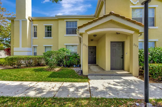 $238,000 | 170 Southwest Peacock Boulevard, Unit 36202, Port St. Lucie, FL 34986