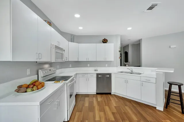 $238,000 | 170 Southwest Peacock Boulevard, Unit 36202, Port St. Lucie, FL 34986