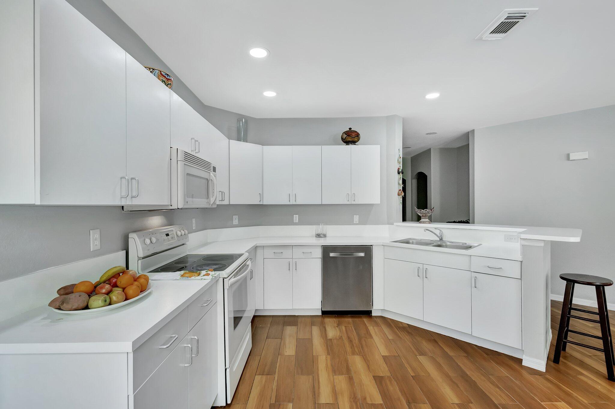 170 Southwest Peacock Boulevard, Unit 36202 Port St. Lucie, FL 34986 - Photo 15 of 60 16-web-or-mls-632A8031