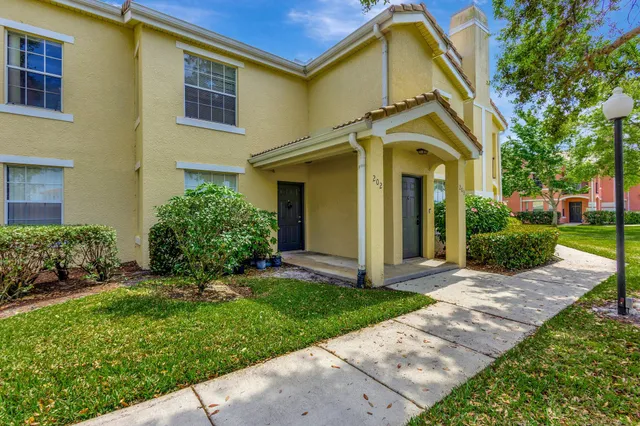 $238,000 | 170 Southwest Peacock Boulevard, Unit 36202, Port St. Lucie, FL 34986
