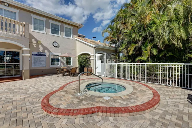 $238,000 | 170 Southwest Peacock Boulevard, Unit 36202, Port St. Lucie, FL 34986