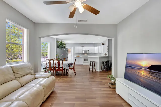 $238,000 | 170 Southwest Peacock Boulevard, Unit 36202, Port St. Lucie, FL 34986