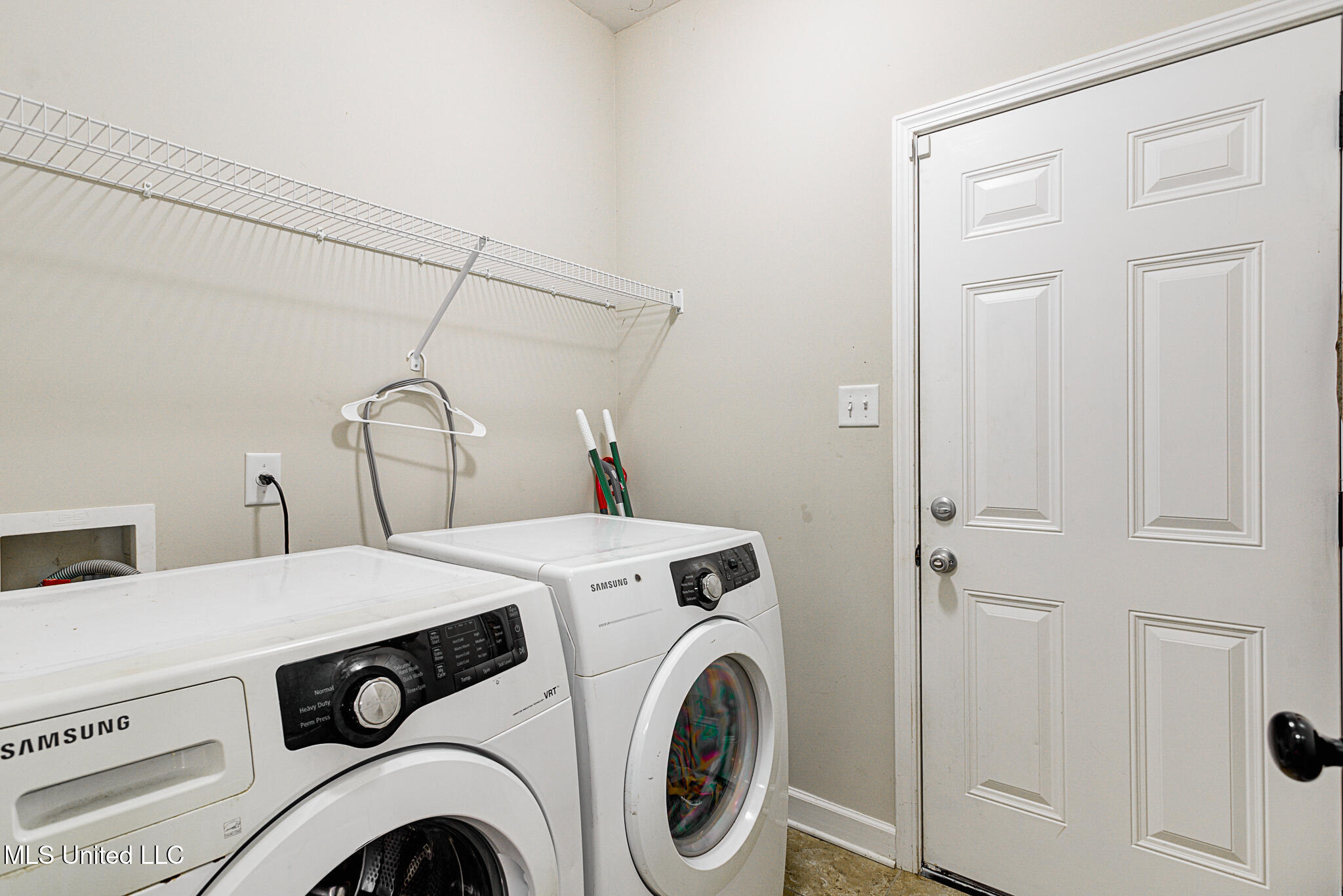 3061 Logan's Loop Hernando, MS 38632 - Photo 12 of 14 laundry room