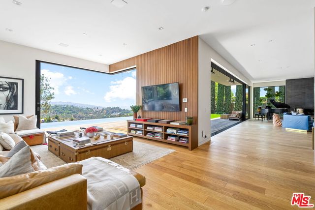 $12,999,000 | 1030 Somera Road, Los Angeles, CA 90077