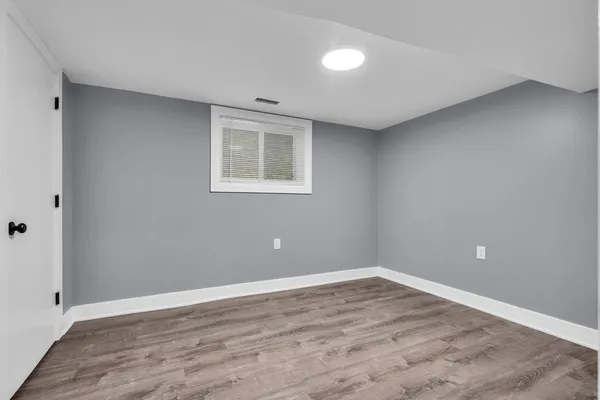 $2,300 | 2424 West Hollywood Avenue, Unit 3, Chicago, IL 60659