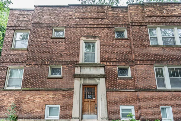 $2,300 | 2424 West Hollywood Avenue, Unit 3, Chicago, IL 60659