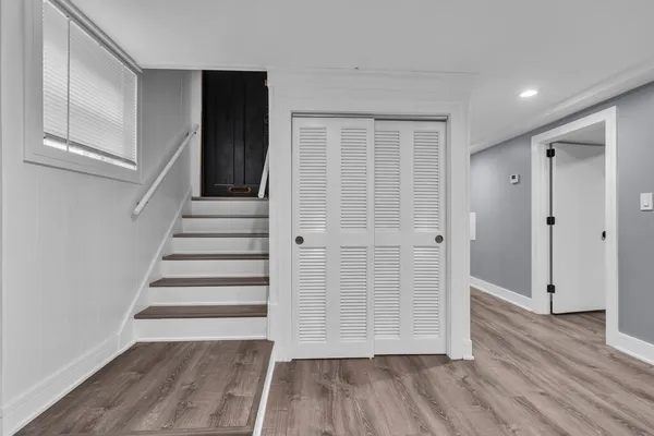 $2,300 | 2424 West Hollywood Avenue, Unit 3, Chicago, IL 60659