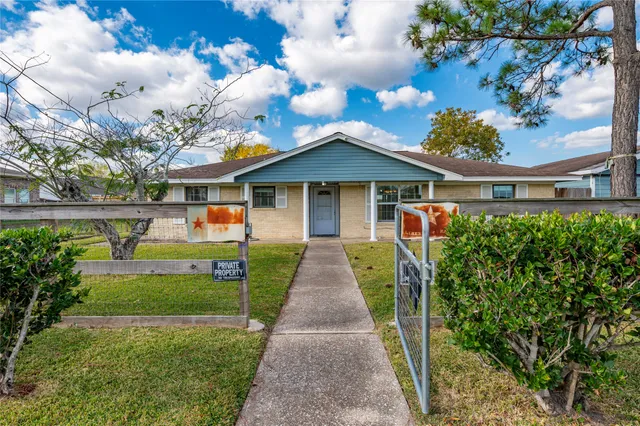 $1,775 | 1350 Strawberry Street, League City, TX 77573