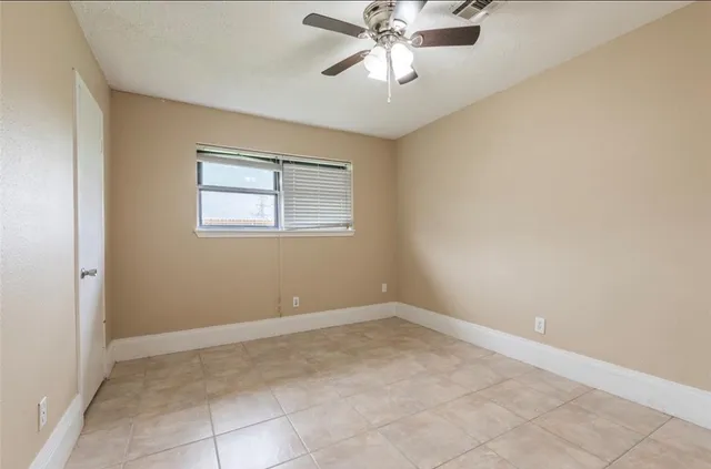 $1,825 | 1350 Strawberry Street, League City, TX 77573