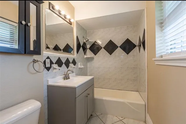 $1,825 | 1350 Strawberry Street, League City, TX 77573