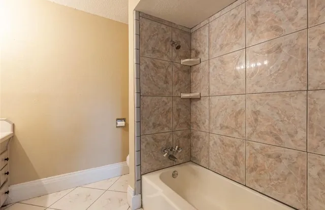 $1,825 | 1350 Strawberry Street, League City, TX 77573