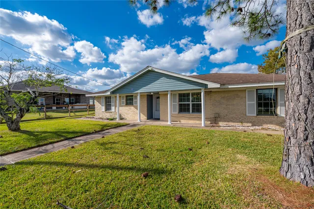$1,775 | 1350 Strawberry Street, League City, TX 77573